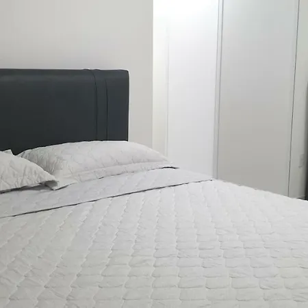 Apto Inteiro 5 Apartamento